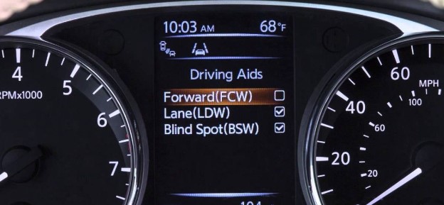 What is the Nissan Forward Collision Warning Light